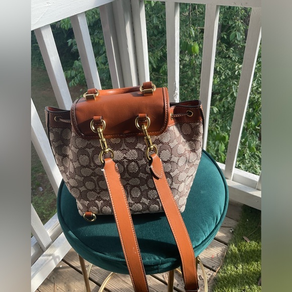 Riya Backpack 21 In Signature Textile Jacquard - Picture 7 of 7